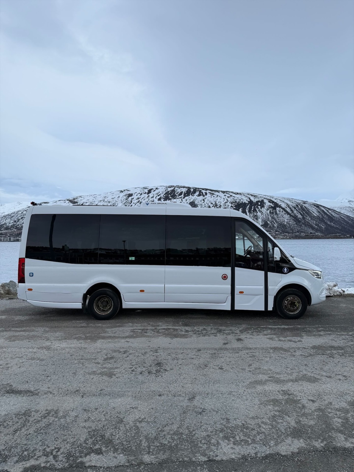 17-seter minibuss
